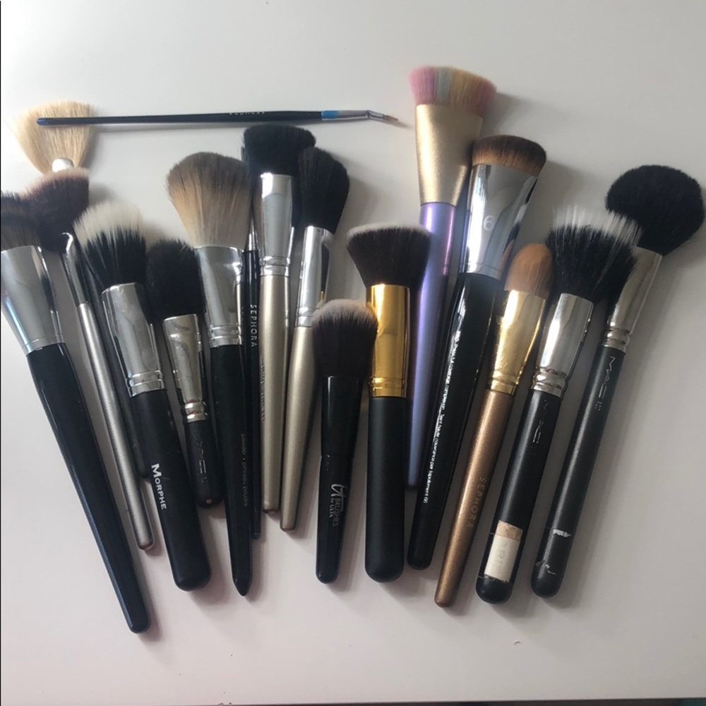 Various Name Brand Makeup Brushes